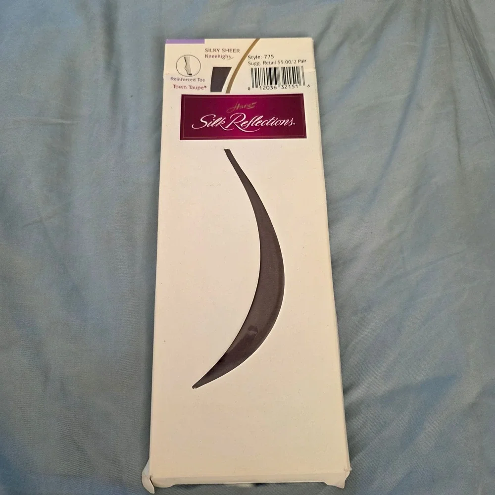 Hanes Silk Reflections Silky Sheer Knee Highs Town Taupe Womens OS 2 PR NEW